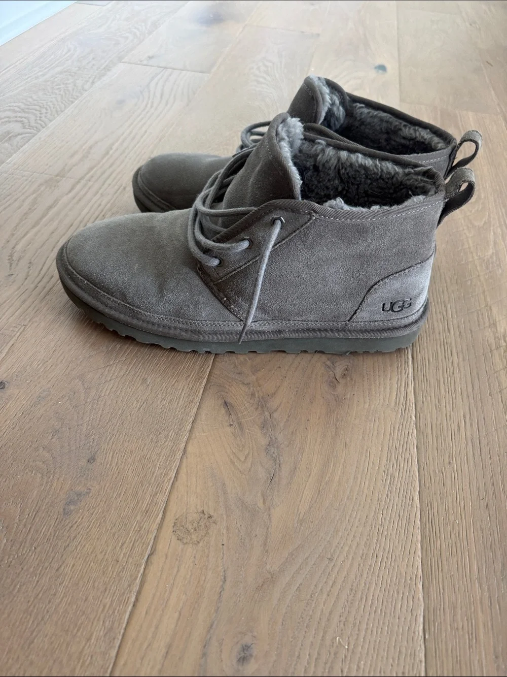 UGG Men’s Chukka Boot - Charcoal Gray